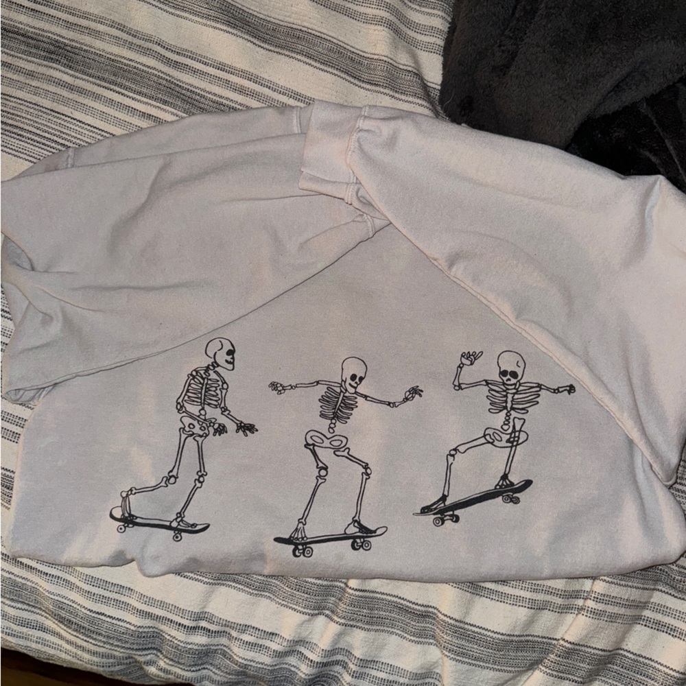 Skeleton crew neck